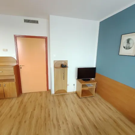 Mz Polonia - Kolobrzeg, Portowa 18 *